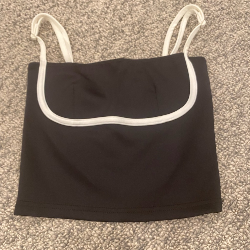 Edikted Monochrome Contrast Crop Top